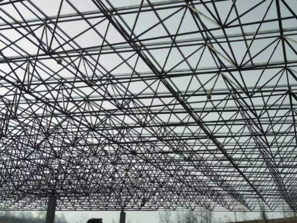 大理螺栓球网架